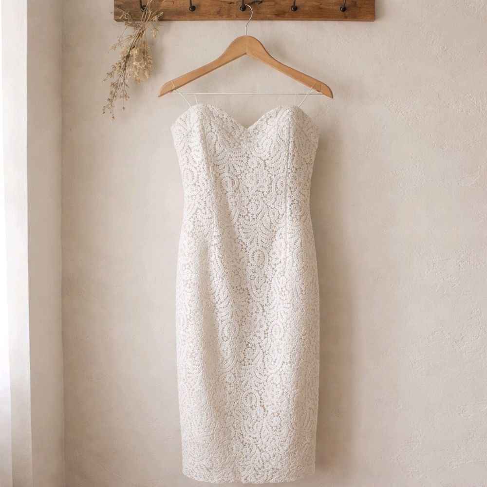 BCBGMAXAZRIA Romantic Boho Ivory Crochet Lace Strapless Wedding Dress Size 6